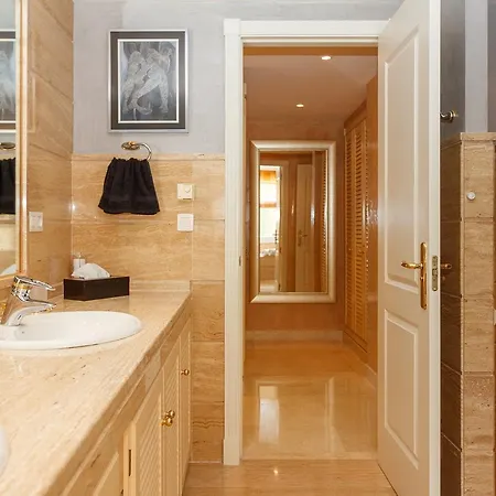 Albatros Hill Apartment *