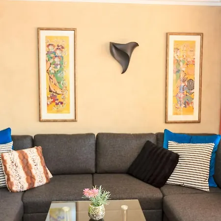 Albatros Hill Apartment *